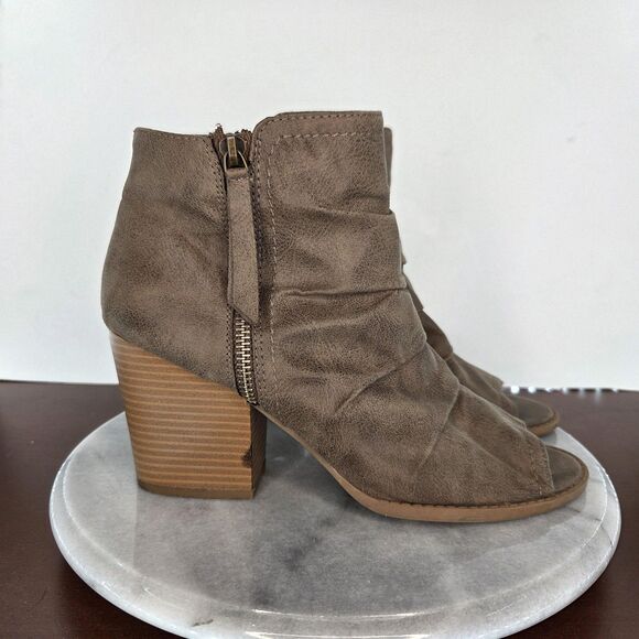 Peep Toe Ankle Boots Womens 7.5 Taupe Block Heel Side Zip Ruched Booties - Picture 1 of 15